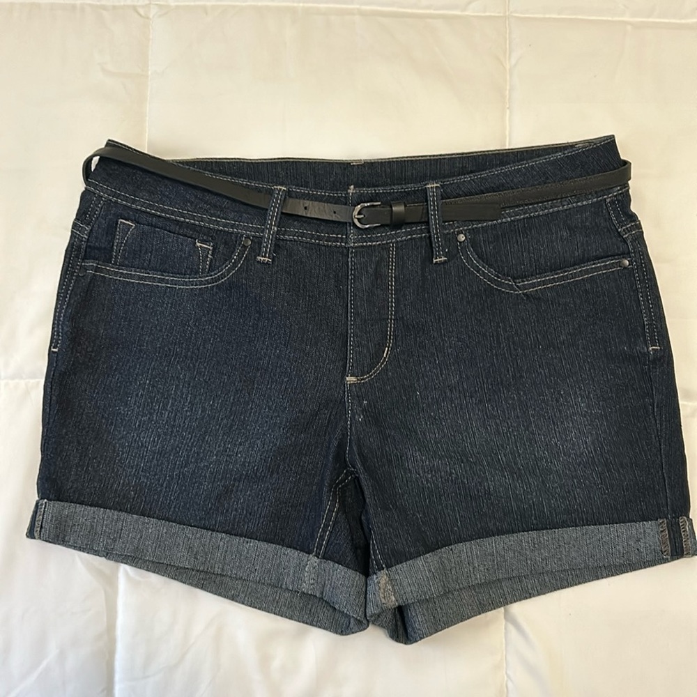 Faded Glory Denim Shorts w/ Belt  Women’s Size 10 NWOT